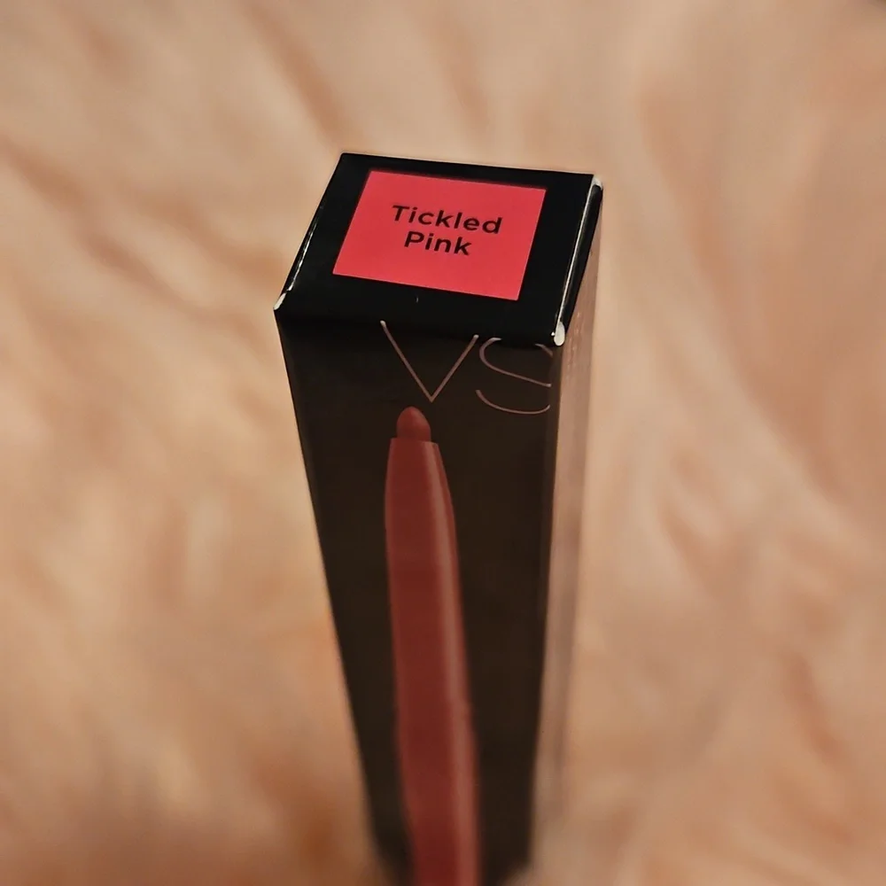 🆕️RARE Victoria's Secret Tickled Pink Lip Liner